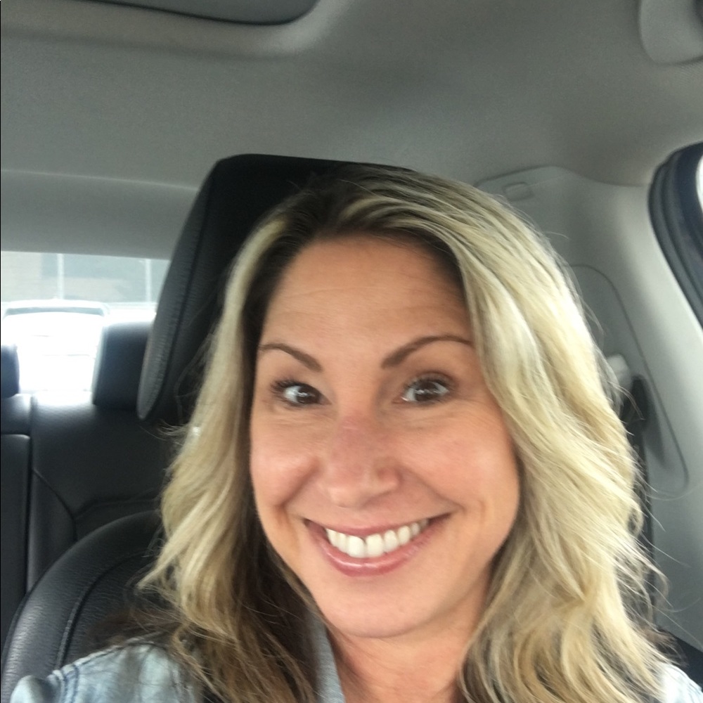 Meet your Posher, Danielle